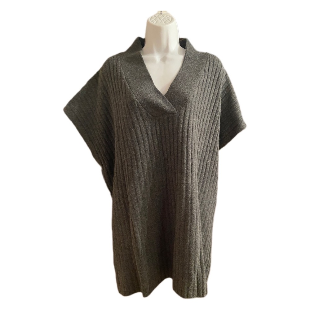 NWOT Warm and Comfy New York & Company Sleeveless Sweater Tunic, Size Large
